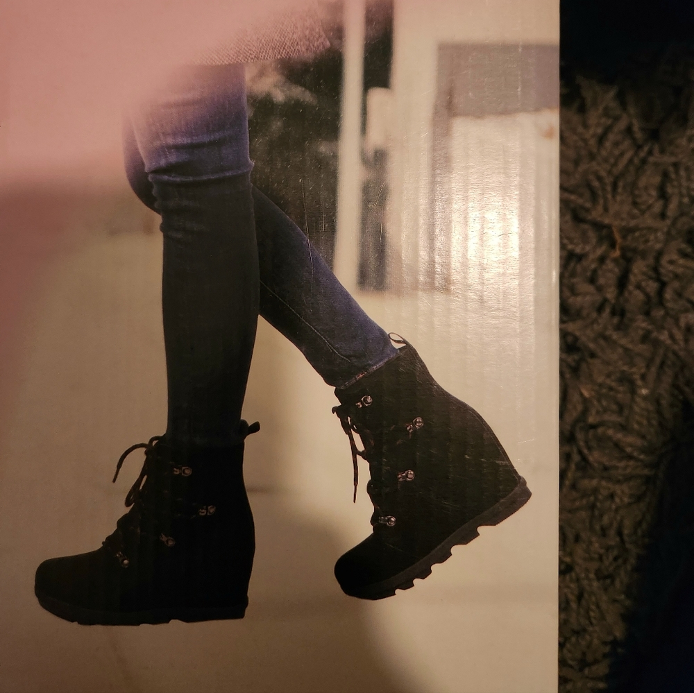 Ladies Wedge Boots Size 9